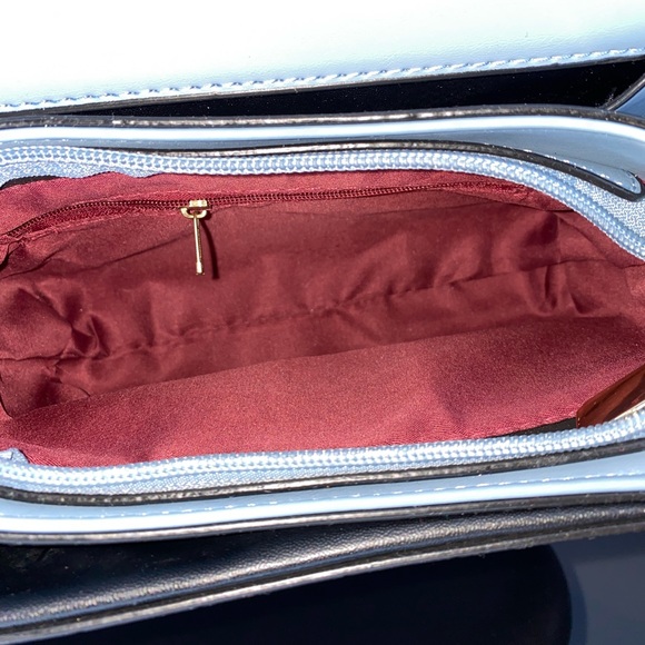 2-in-1 Blue Detachable Cross-Body Purse with Gold Chain/details | Red Interior - Picture 13 of 17